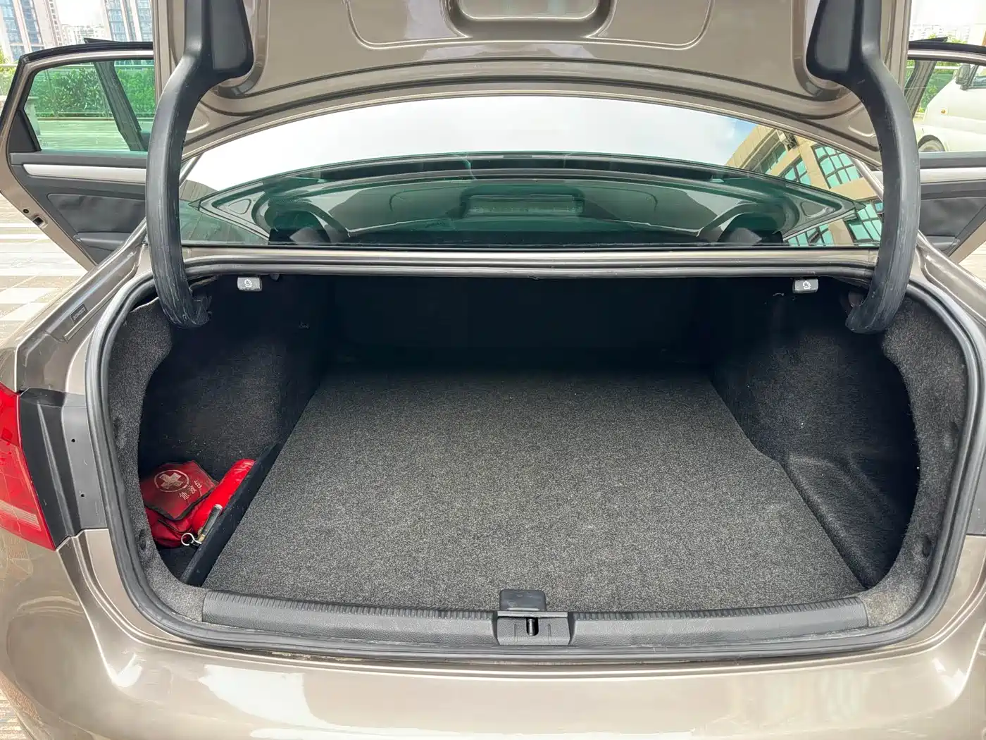 Photo 10 - Volkswagen Passat