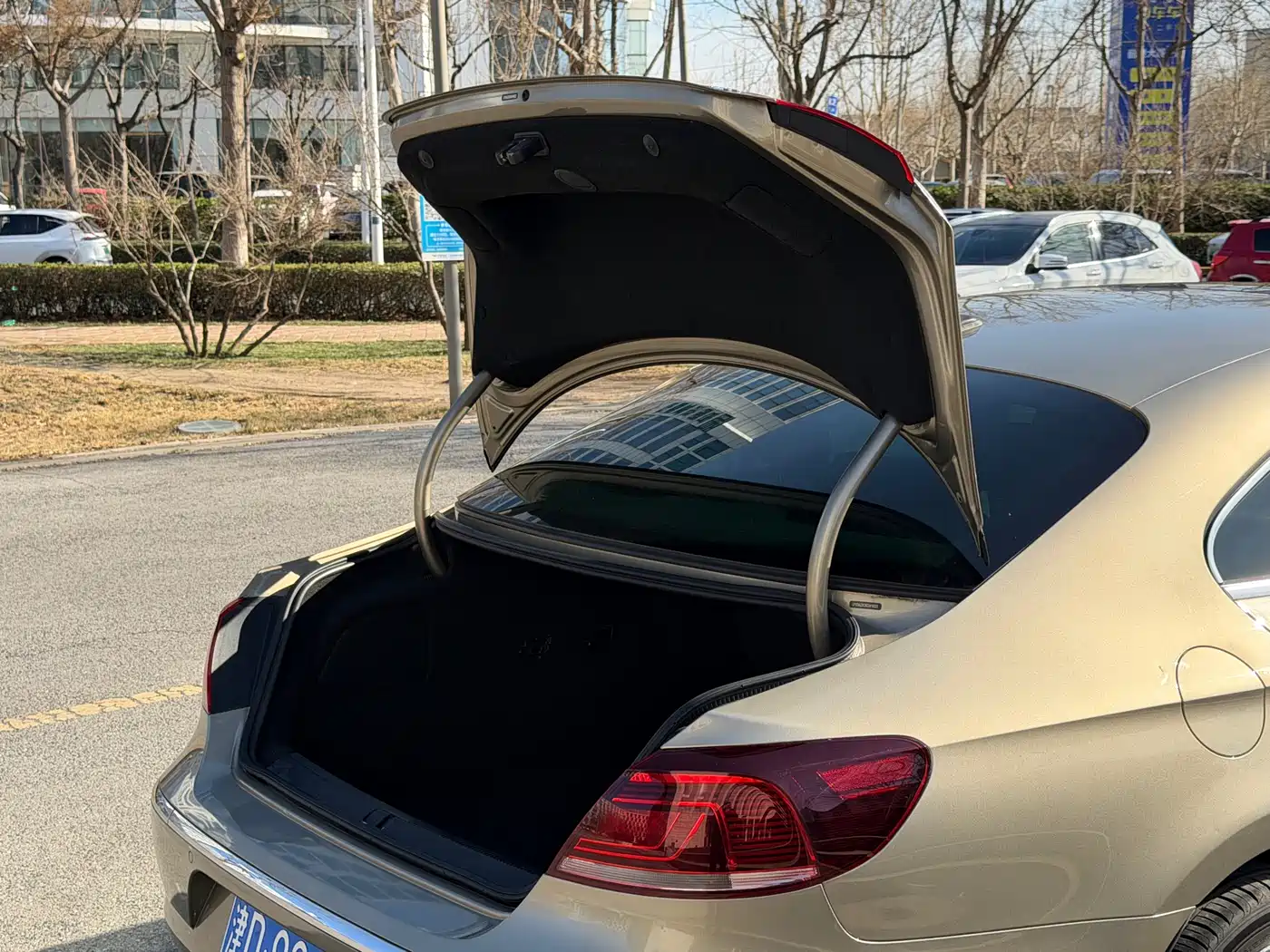Volkswagen FAW-Volkswagen CC 2016 Model 1.8TSI Luxury фото 23
