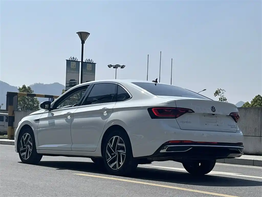 Volkswagen Sagitar 2024 300TSI DSG Surpass Edition фото 13