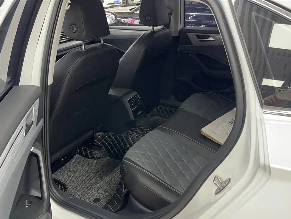 Volkswagen Sagitar 2024 300TSI DSG Surpass Edition фото 17