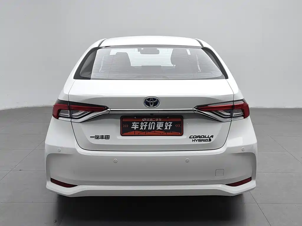 Фото 4 - Toyota Corolla