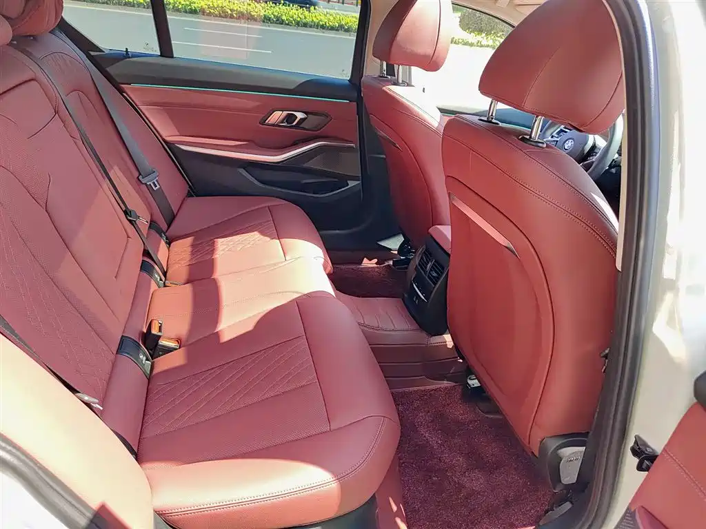 BMW 3 Series 2025 325Li M Sport Package фото 11