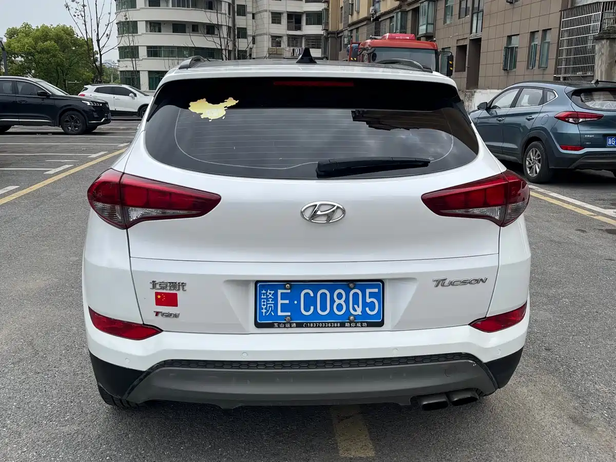 HYUNDAI TUCSON