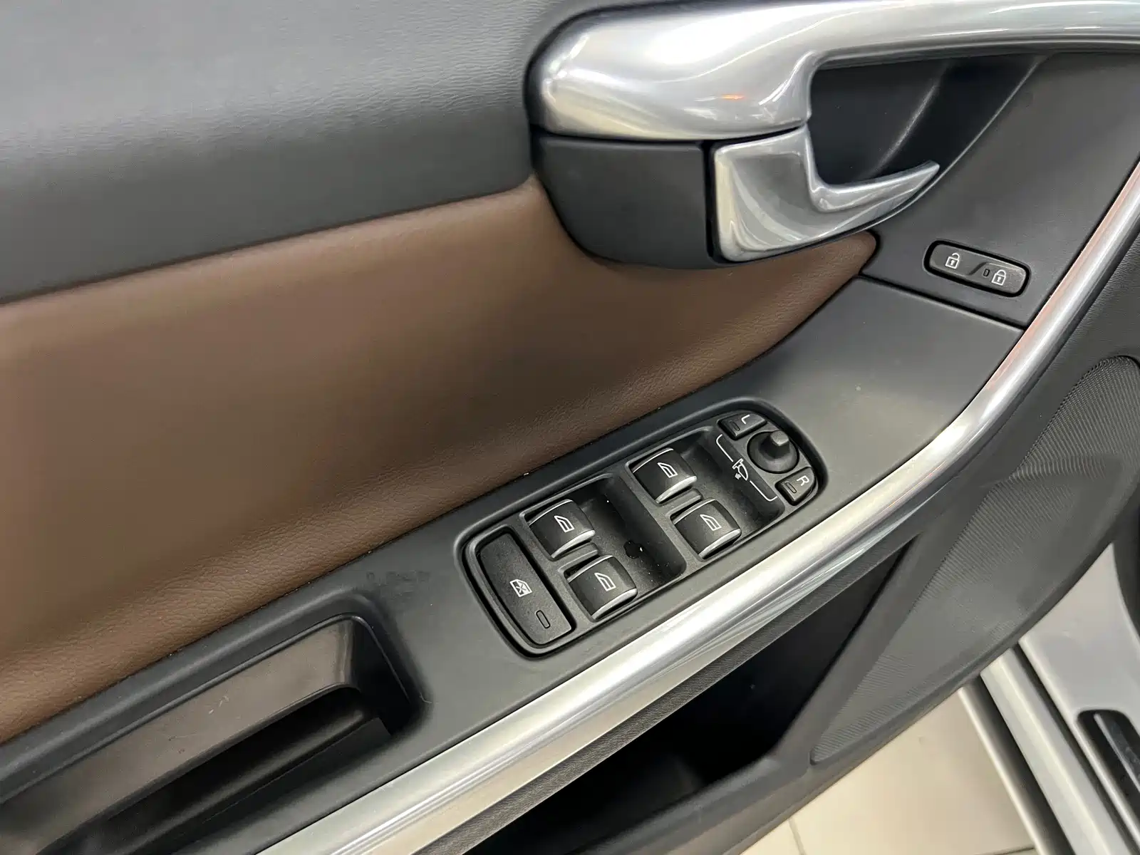 Фото 15 - Volvo S60 Plug-in Hybrid