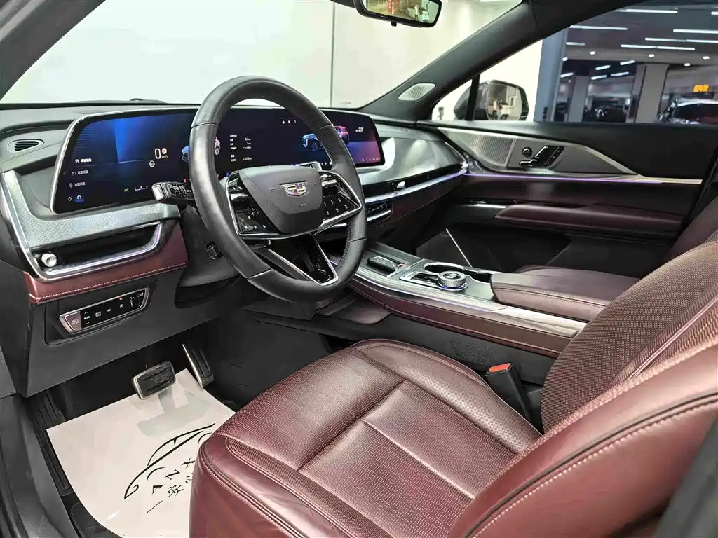 Cadillac XT5 2024 2025 Model 2.0T Platinum