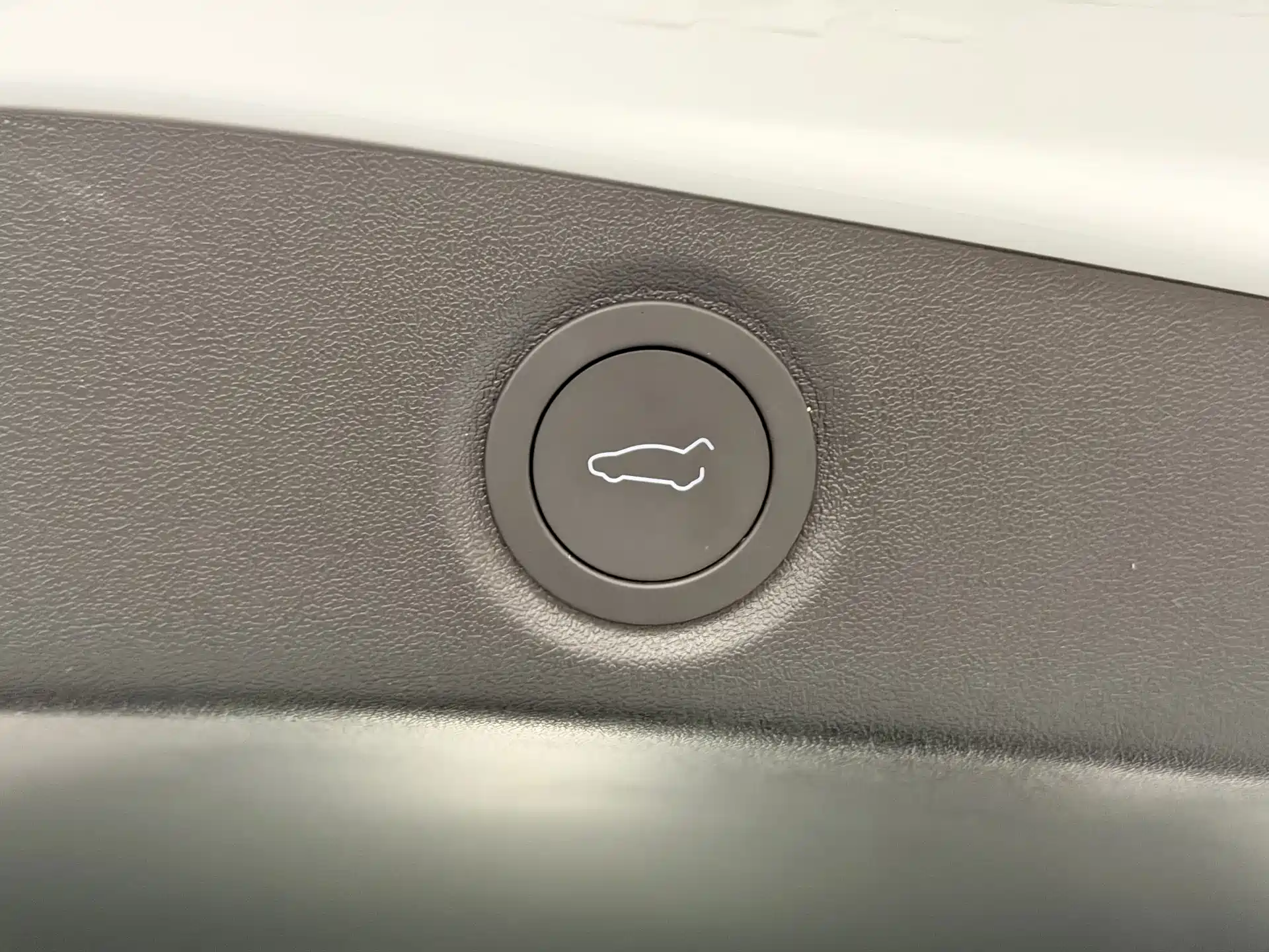 Фото 13 - Tesla Model 3