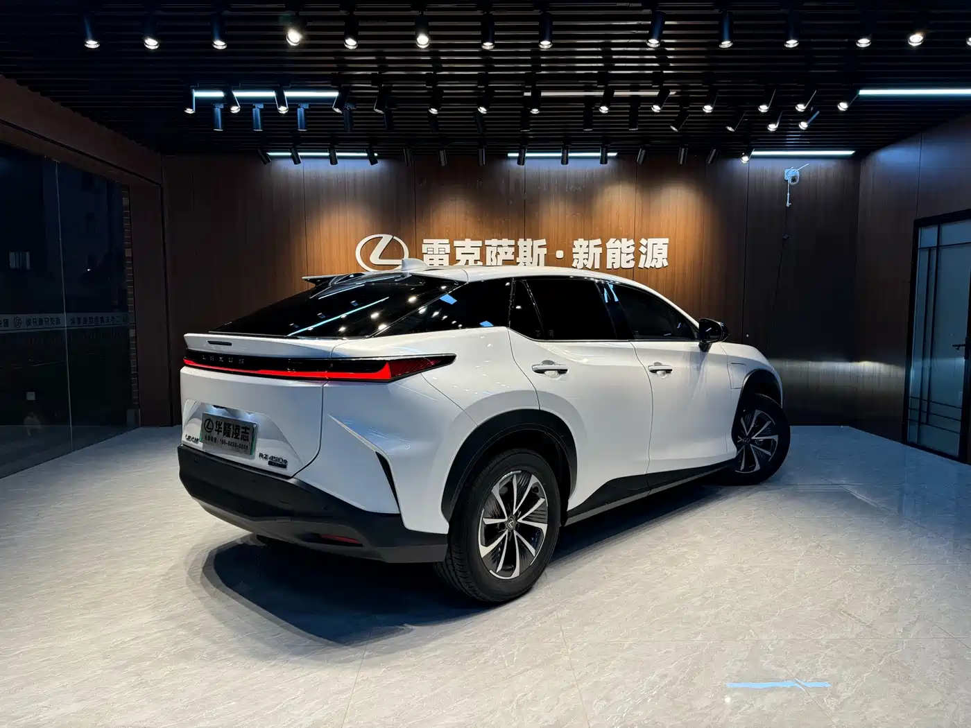 Lexus RZ 2023 2023 450e 4WD Deluxe