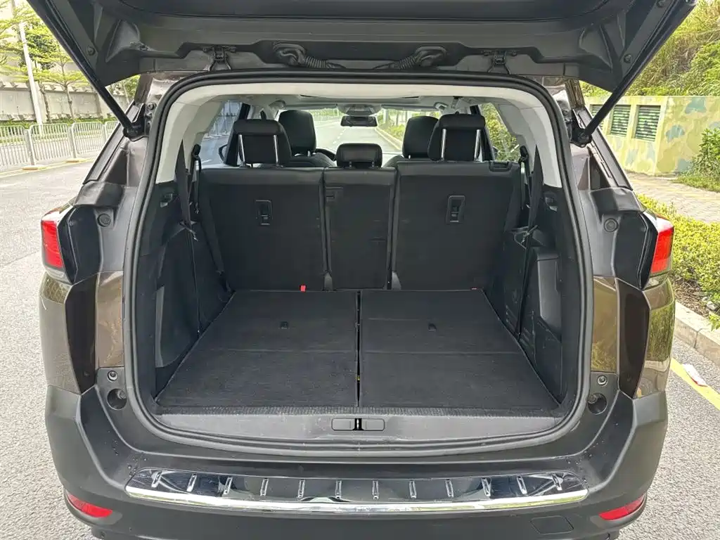 Peugeot 5008 2017 350THP 7-seat Elite Edition фото 17