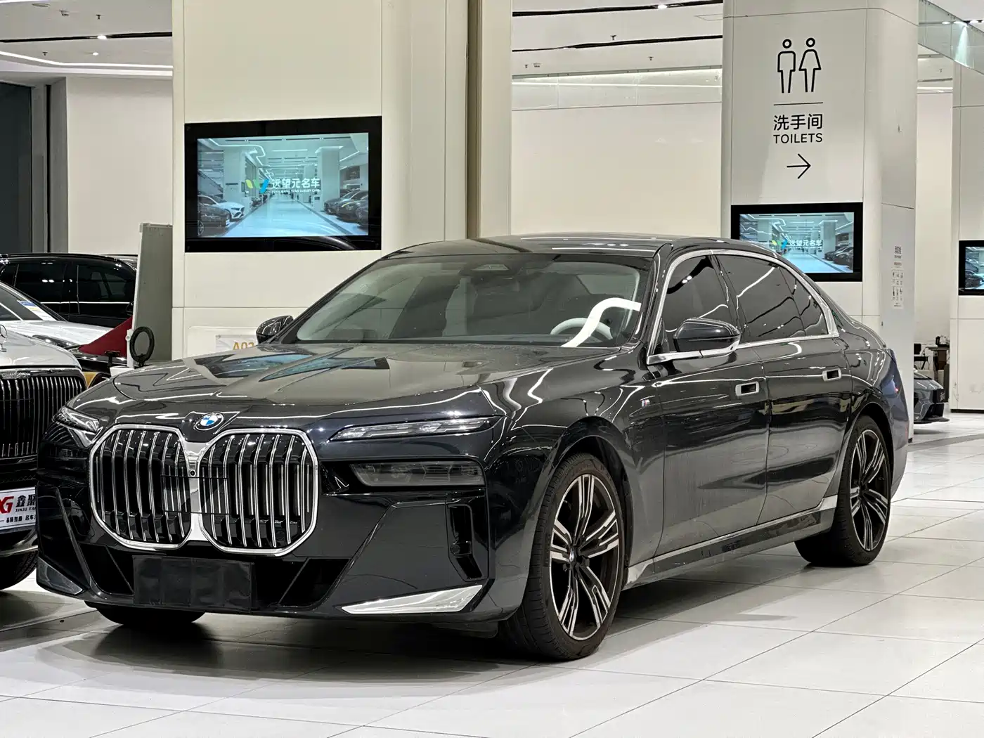 BMW 7 SERIES