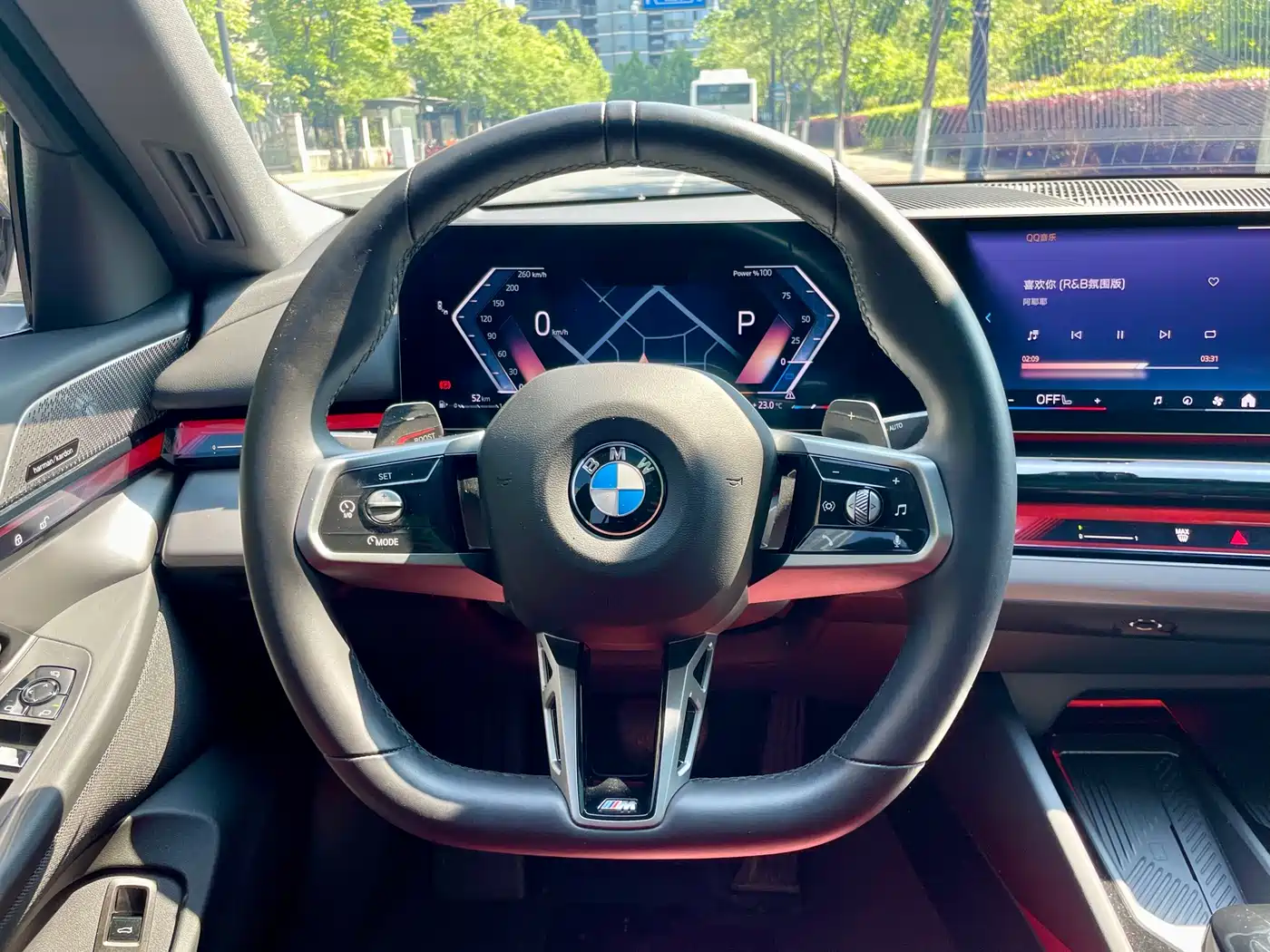 BMW 5 Series 2025 530Li Leading M Sport Package фото 11