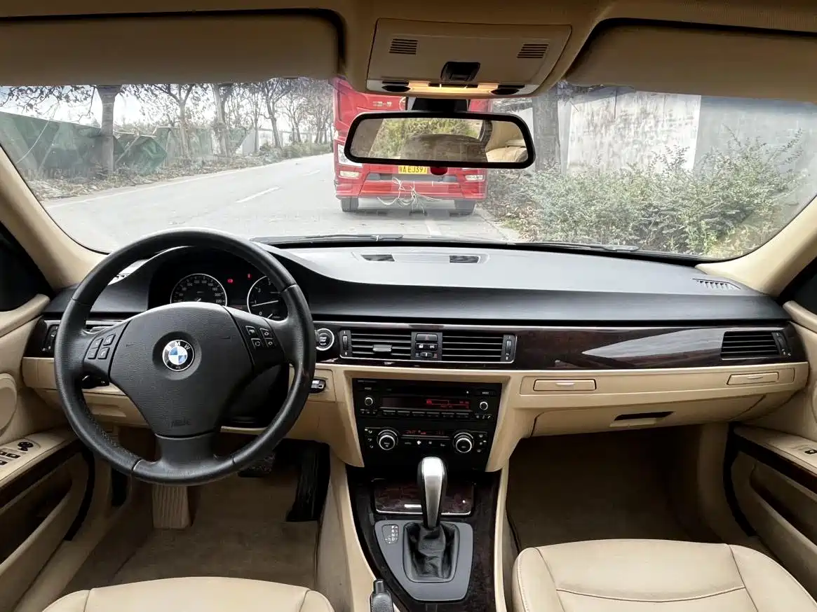 BMW 3 Series (Import) 2010 320i Fashion фото 6