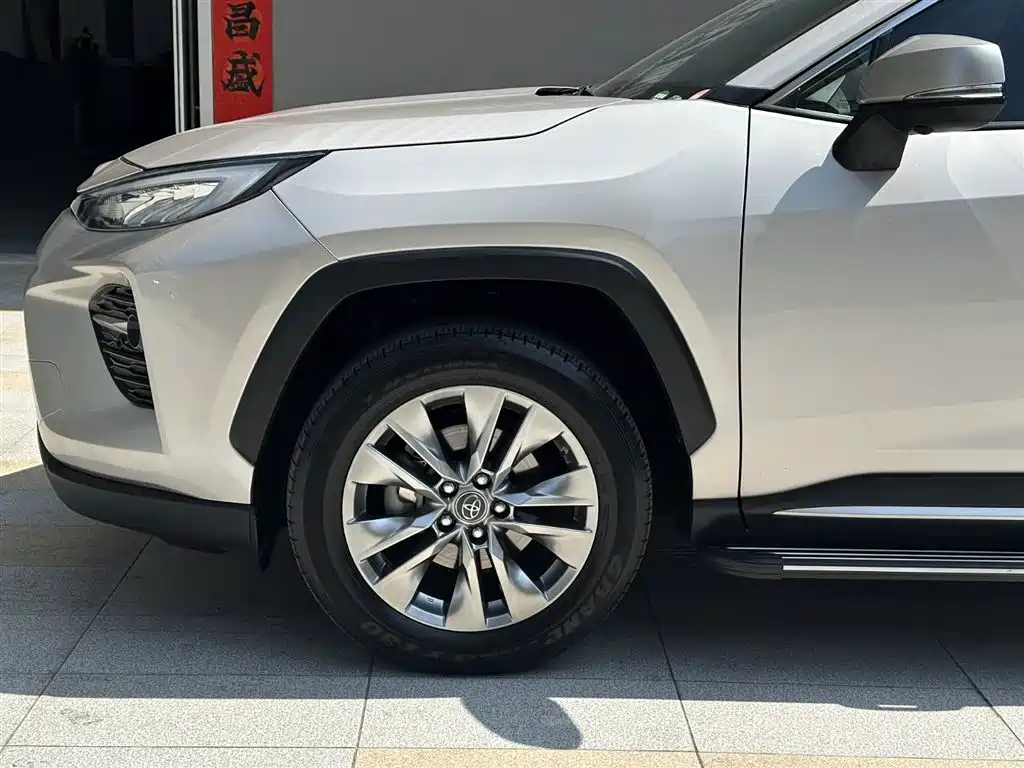 Toyota Wildlander 2020 2.0L CVT 2WD Luxury Edition фото 24