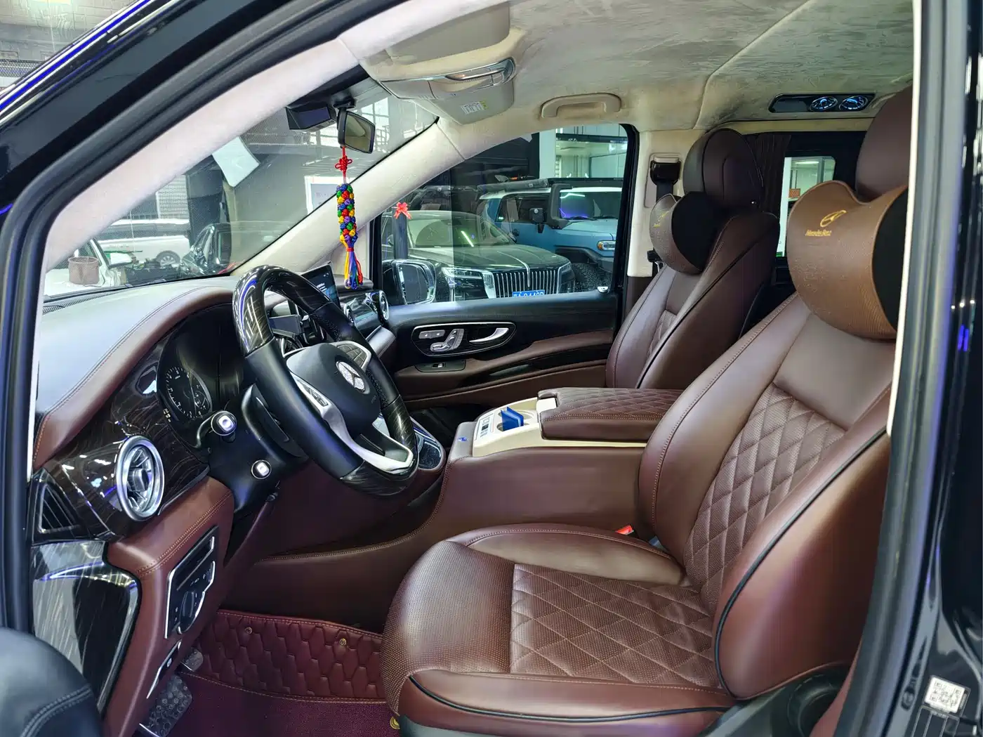 Mercedes-Benz Vito 2020 2.0T Elite Edition (7-seater) фото 7