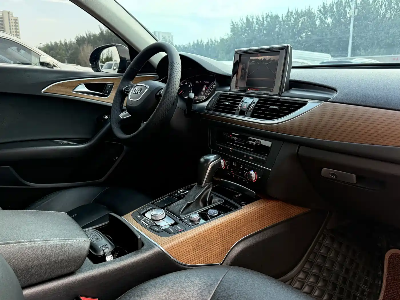 Фото 19 - Audi A6L