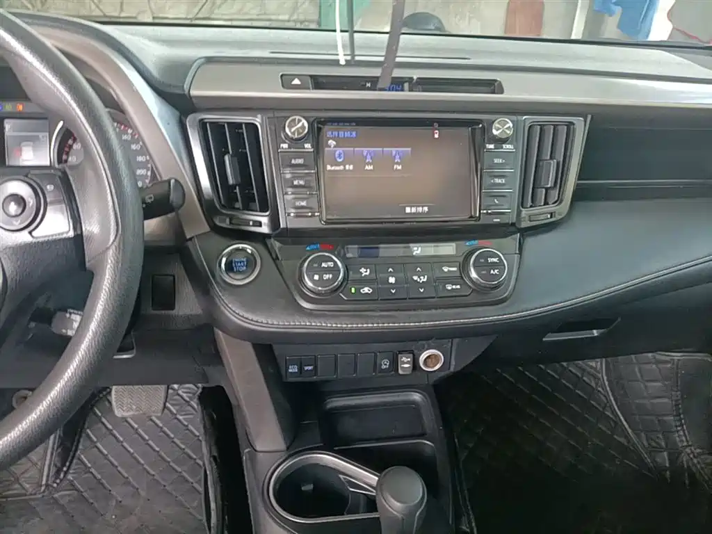 Toyota RAV4 Rongfang 2019 2.0L CVT 2WD Style X Limited Edition China VI фото 13