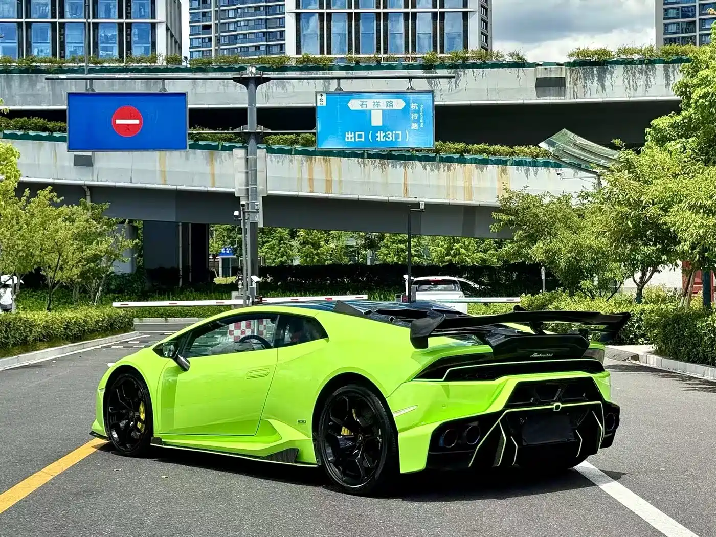 LAMBORGHINI HURACÁN