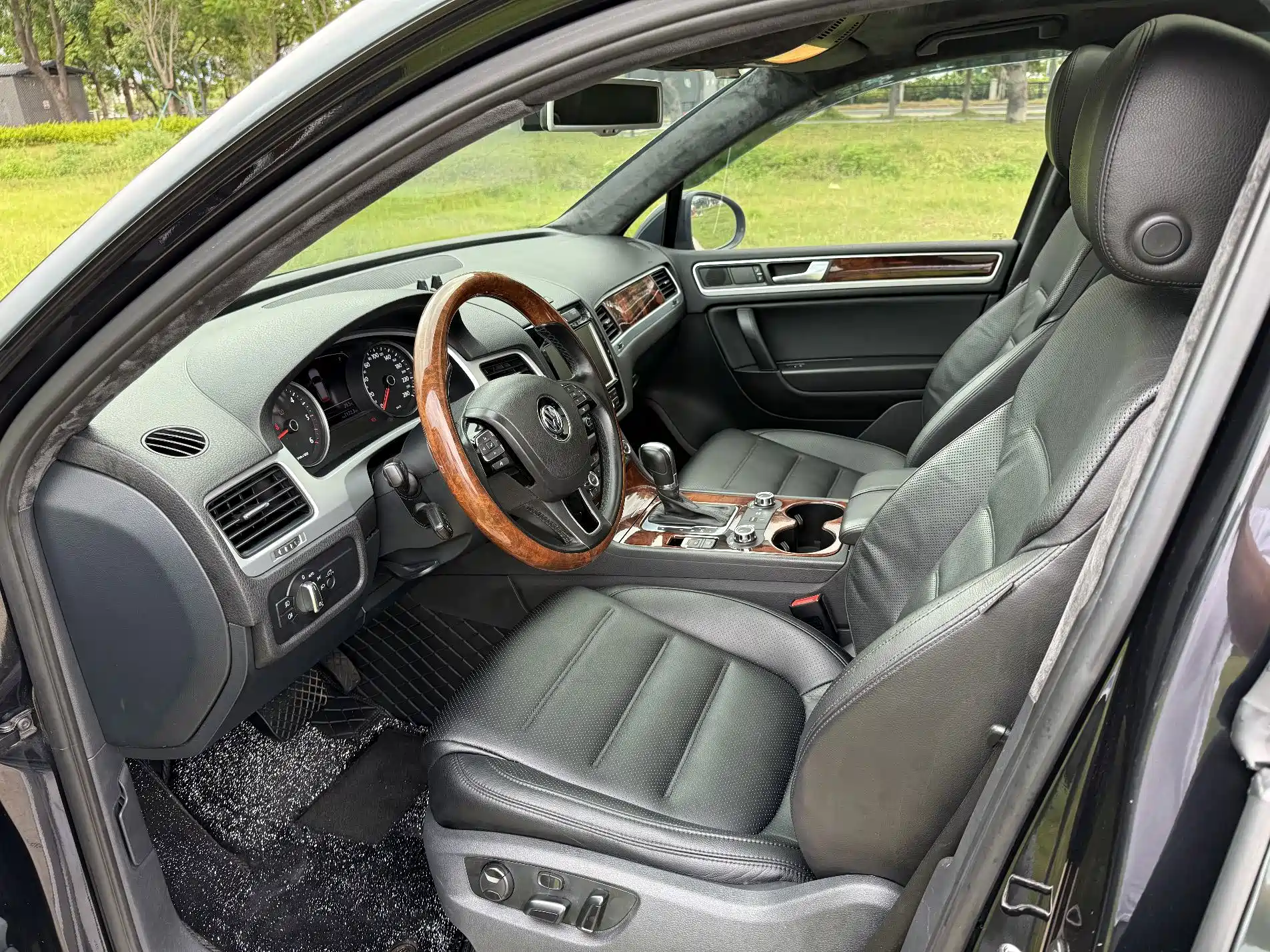 Фото 9 - Volkswagen Touareg