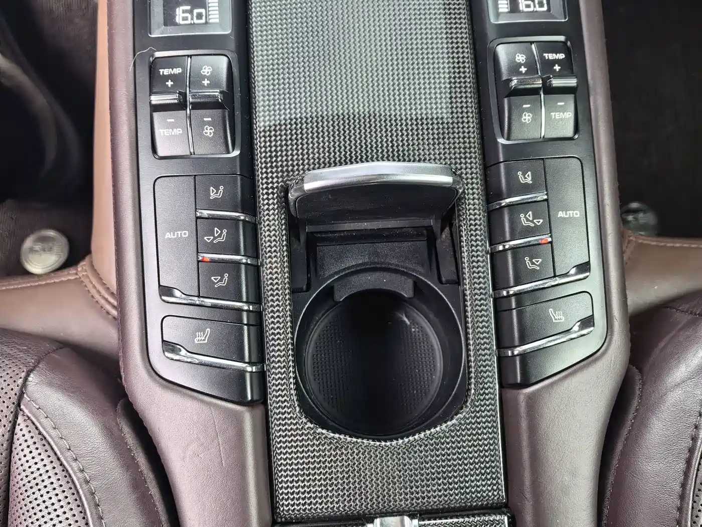Porsche Panamera 2010 Panamera 4 3.6L фото 12