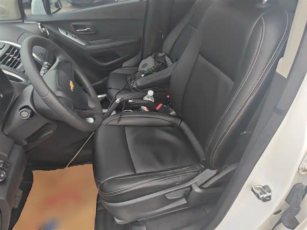 Chevrolet Trax 2016 1.4T Automatic 2WD Comfort Sunroof Edition фото 15