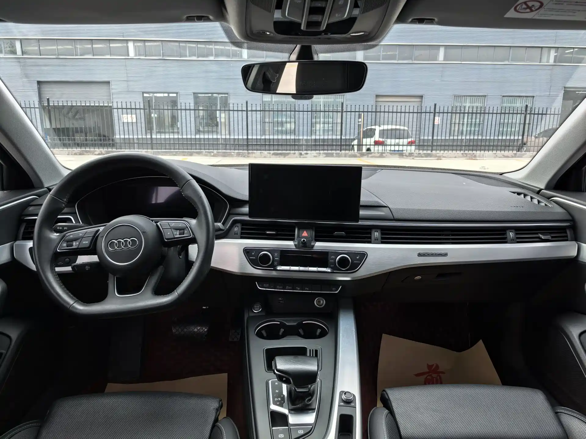 Фото 13 - Audi A4L
