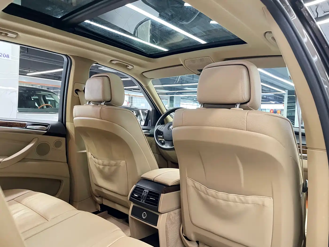 BMW X5 (Import) 2011 xDrive35i Leading Edition фото 10