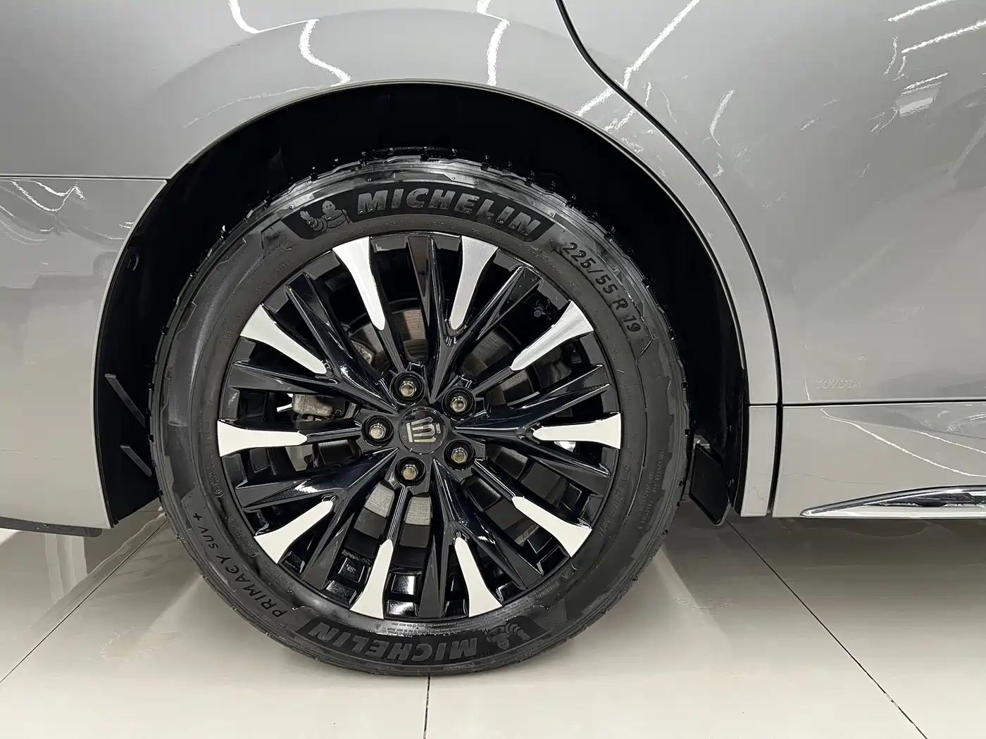 Toyota Vellfire 2026 2024 Crown Hybrid 2.5L Executive Premium Edition