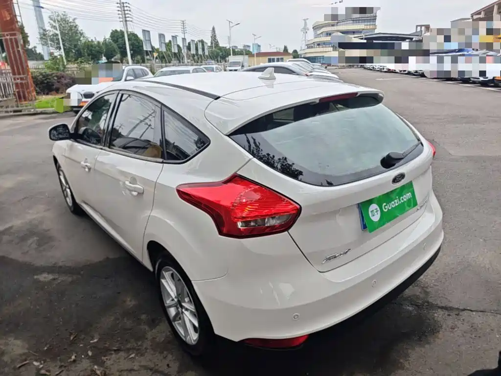 Фото 5 - Ford Focus
