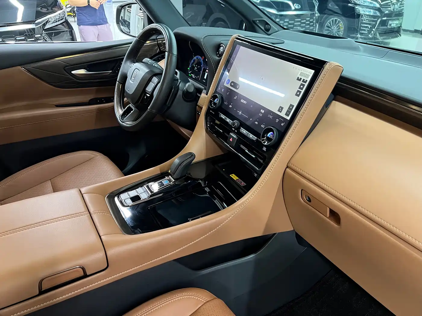 Toyota Vellfire 2026 2024 Crown Hybrid 2.5L Executive Premium Edition