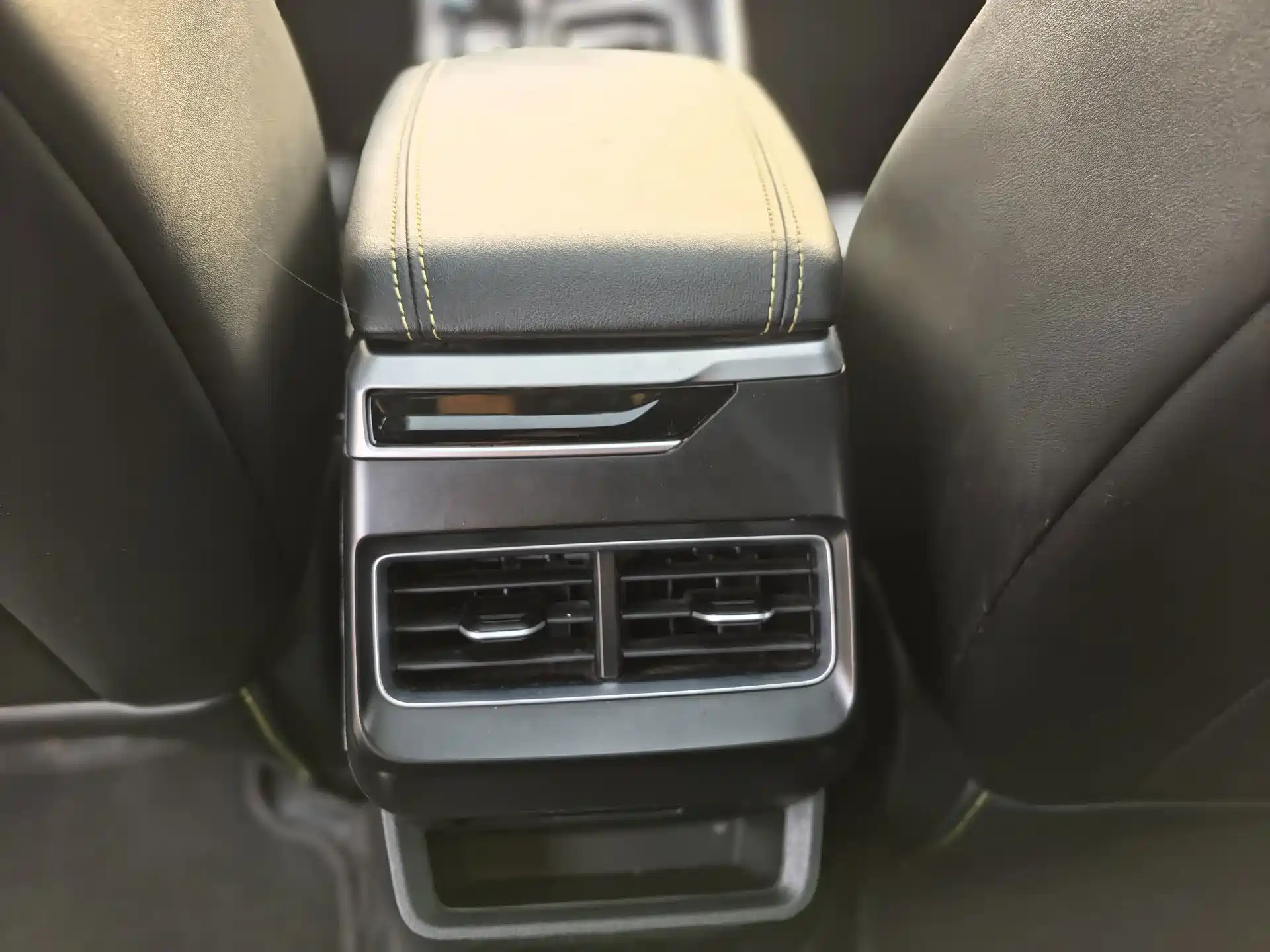 Фото 8 - Geely Preface