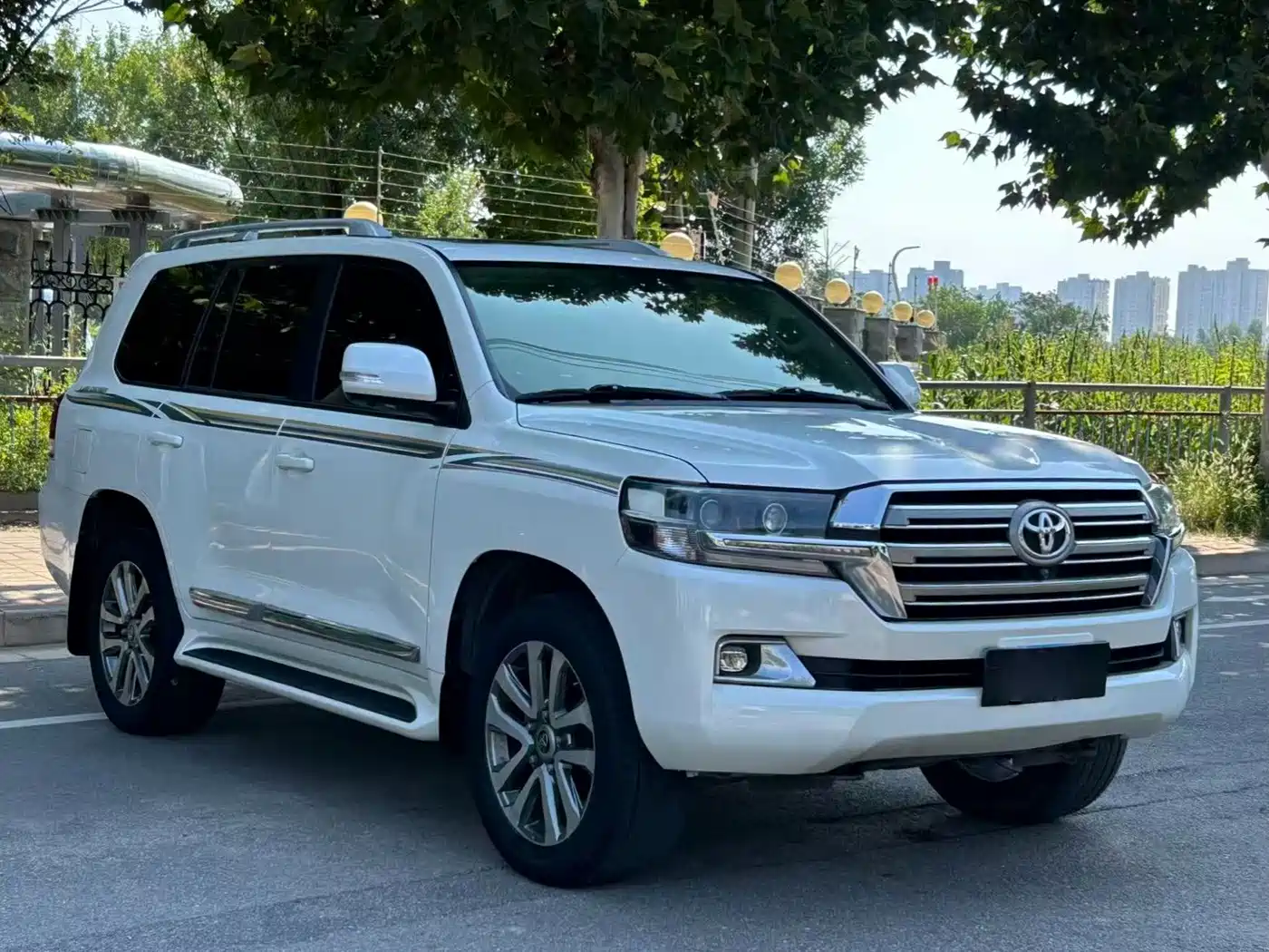 Toyota Land Cruiser (Import) 2019