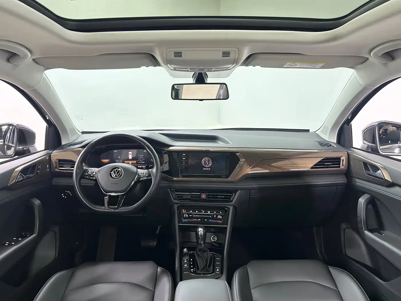 Volkswagen Tharu 2022 280TSI FWD Luxury Edition фото 11