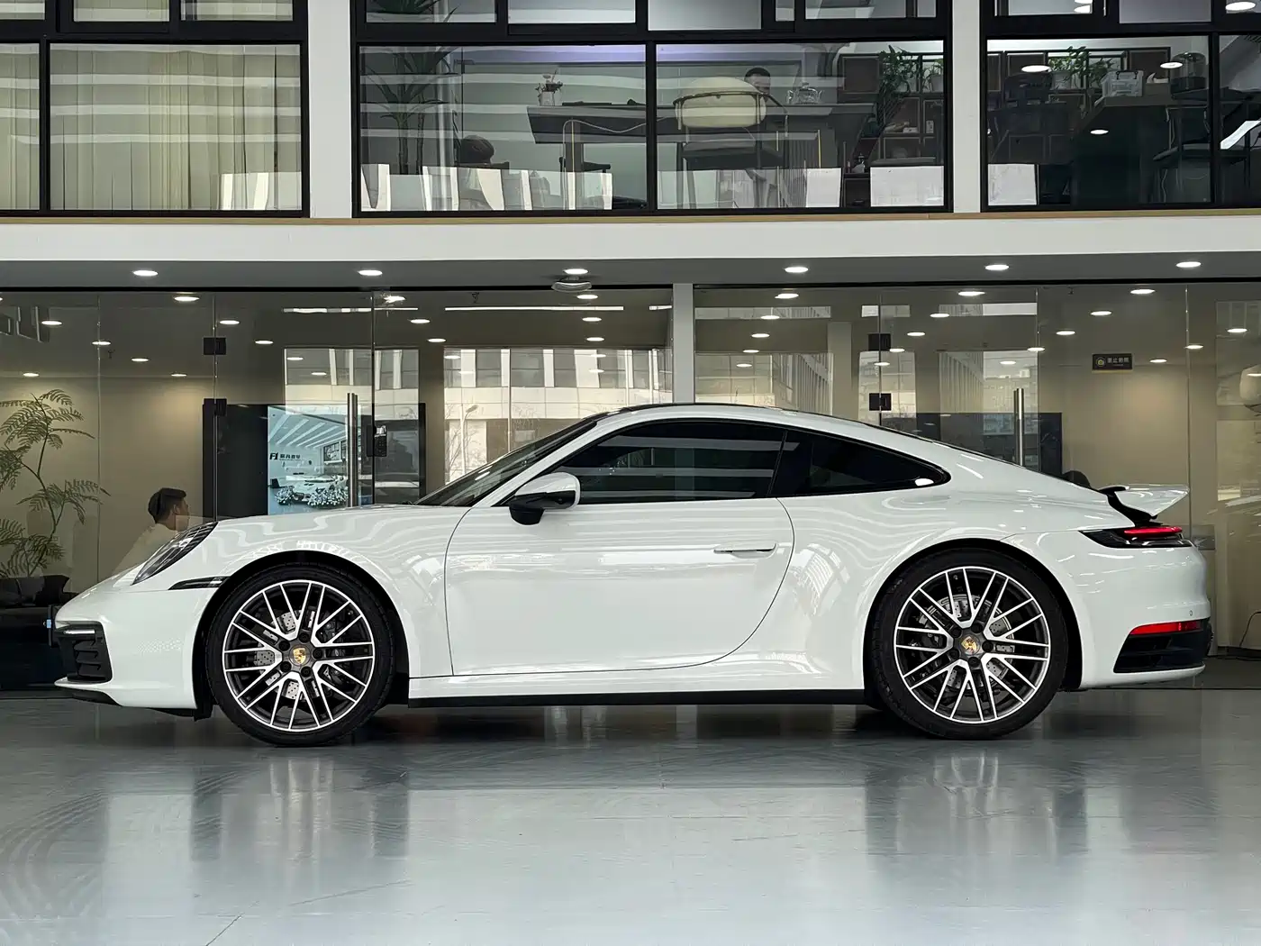 Porsche 911 2023 Carrera 3.0T фото 4
