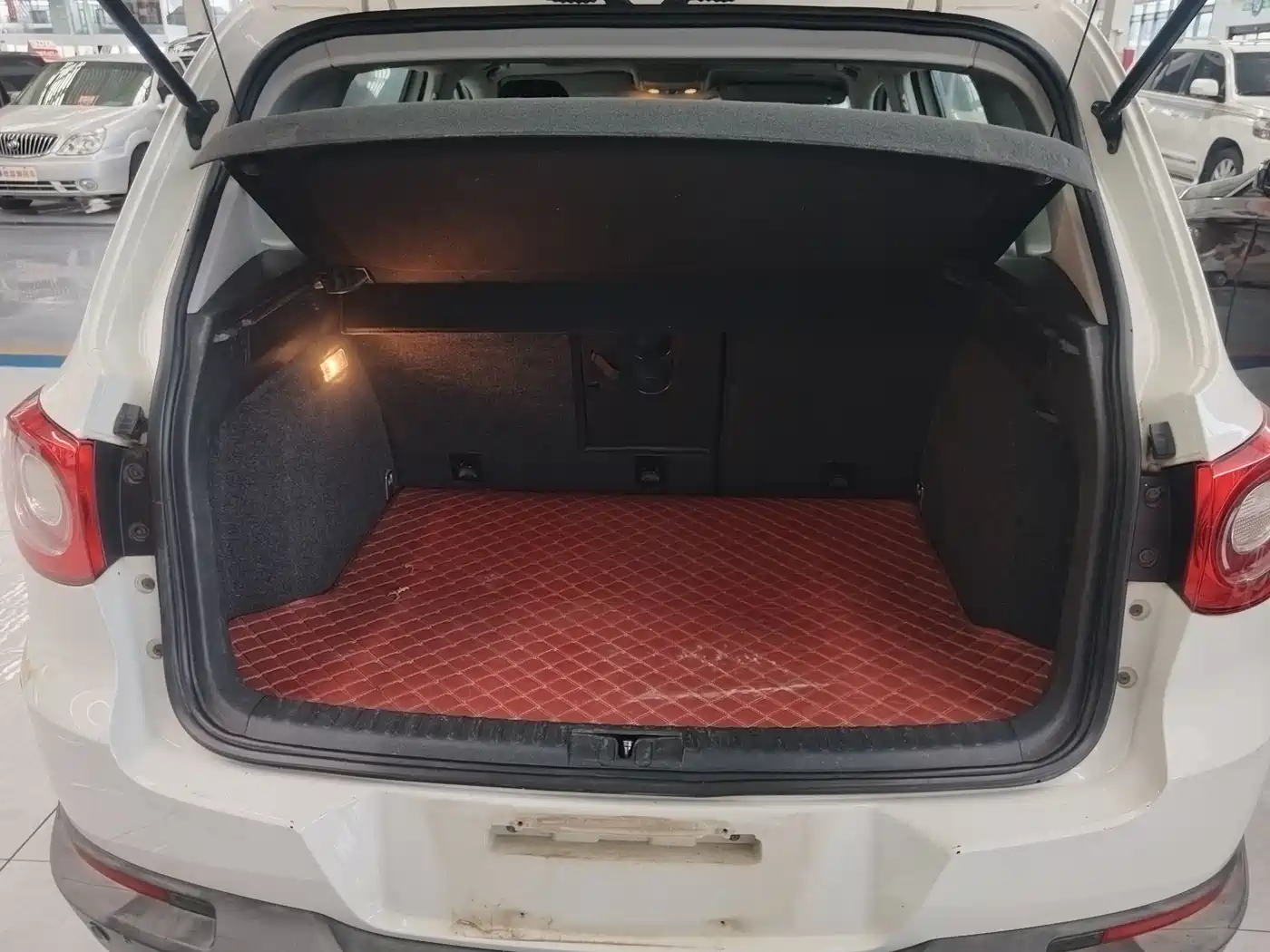 Volkswagen Tiguan 2012 1.8TSI Automatic 2WD Elite Edition фото 10