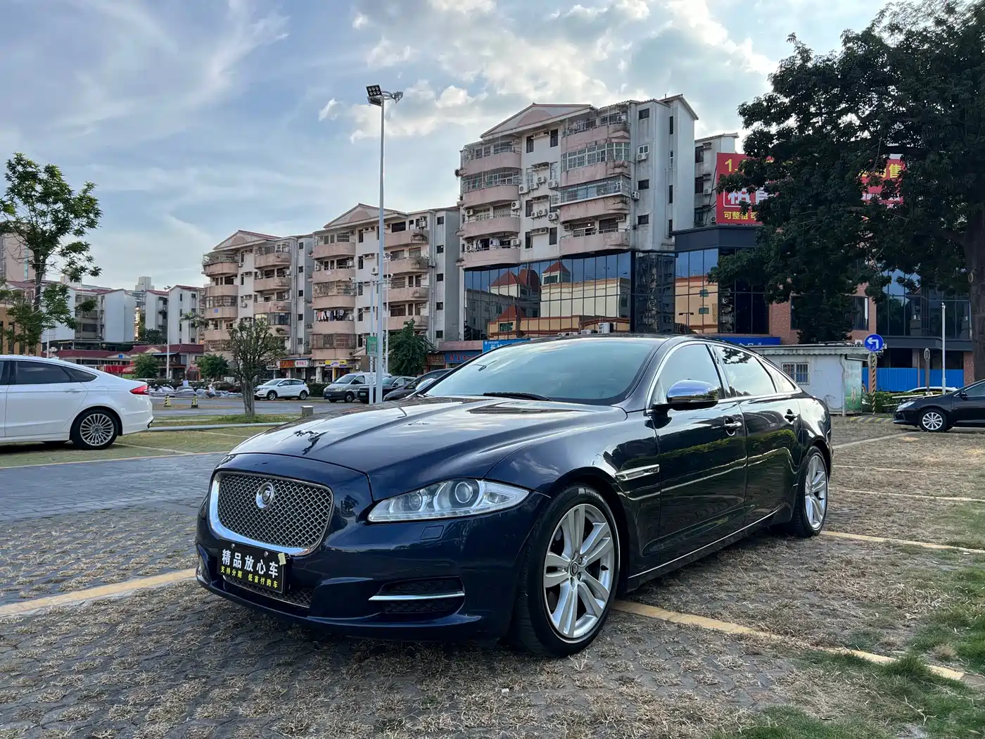 Jaguar XJ 2014 2013 XJL 3.0 SC Cambridge Limited Edition