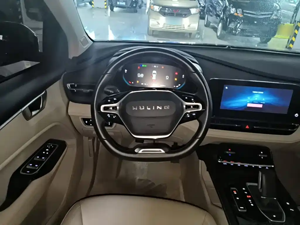 Photo 11 - Wuling Motors Wuling Victory