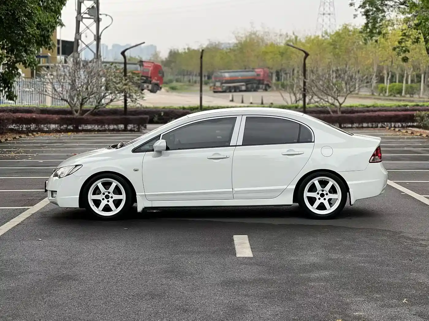 CIIMO CIIMO 2012 2012 1.8L Automatic