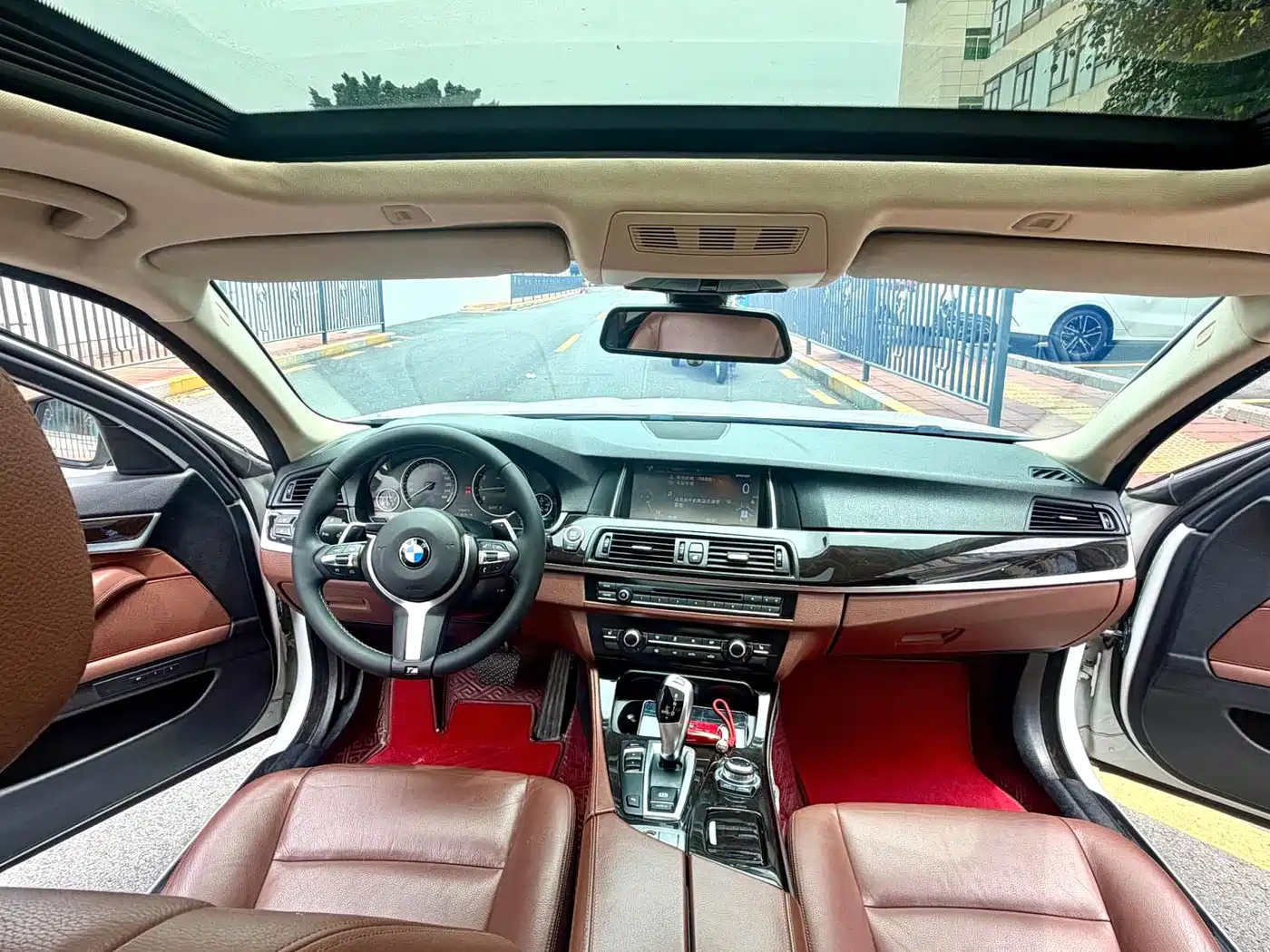 BMW 5 Series 2014 525Li Leading фото 8