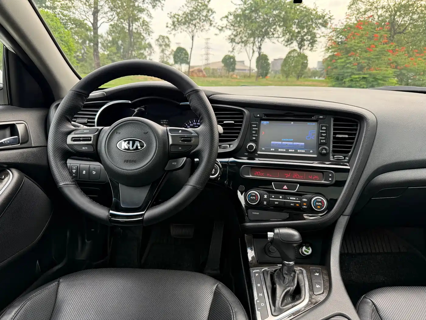 Kia K5 2014 2.0L Automatic LUXURY фото 12