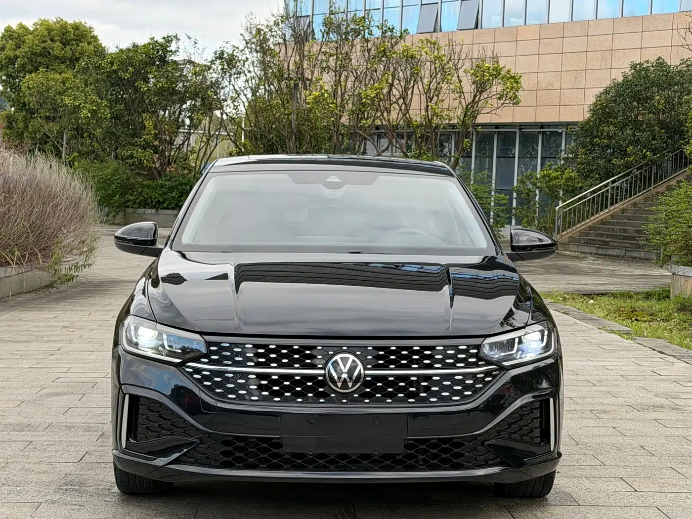 Volkswagen Lavida 2024 Model 1.5L Automatic Starlight 5 Million Edition фото 2