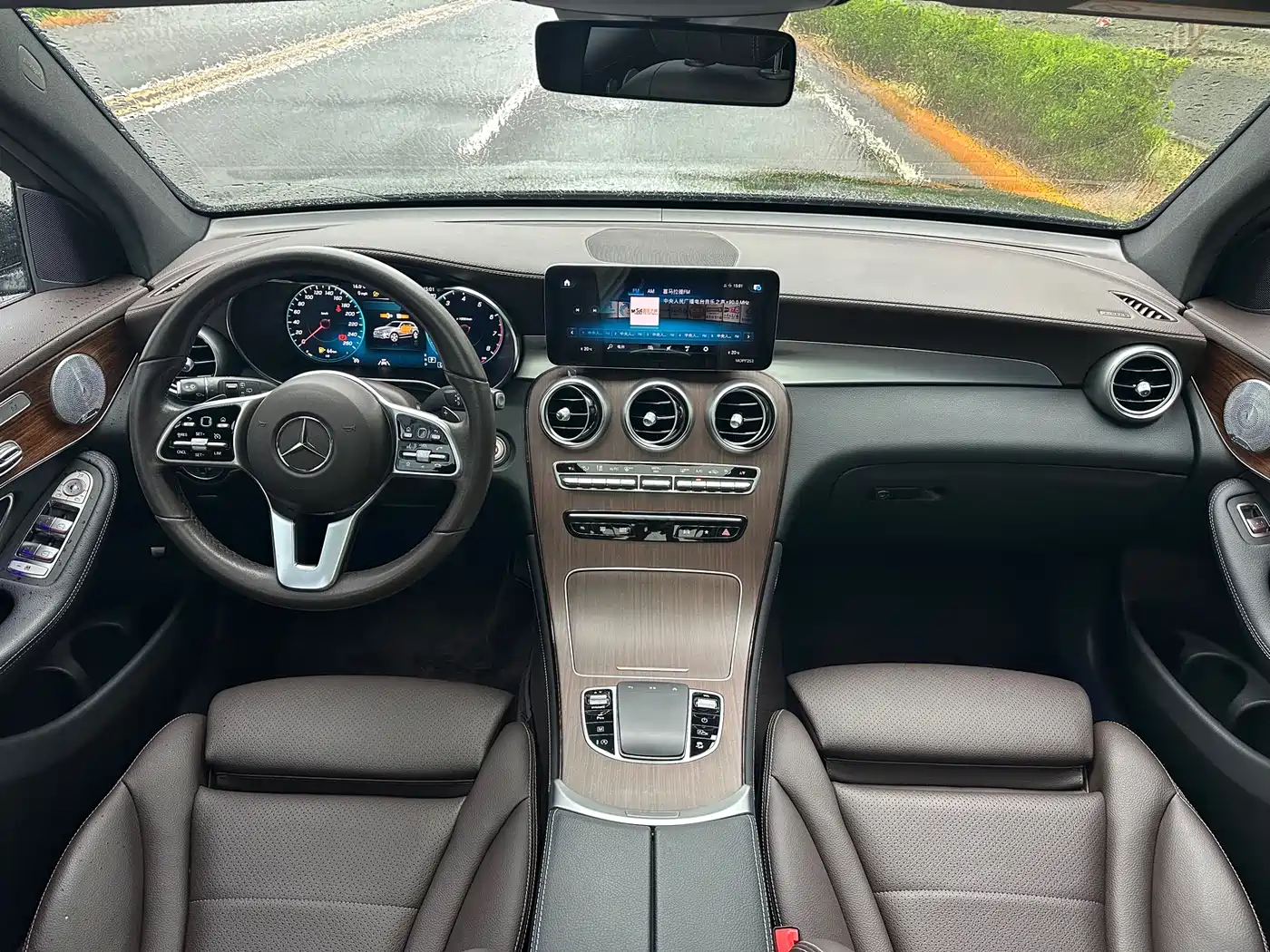 MERCEDES-BENZ GLC