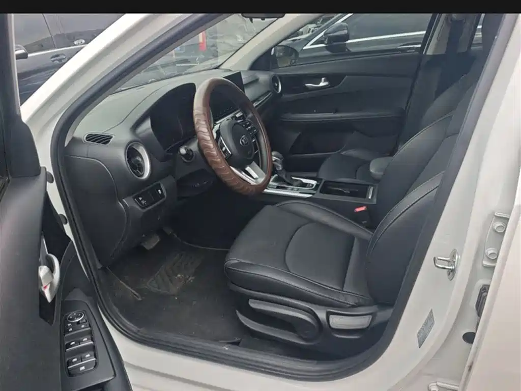 Kia K3 2021 1.5L CVT Fashion Edition фото 13