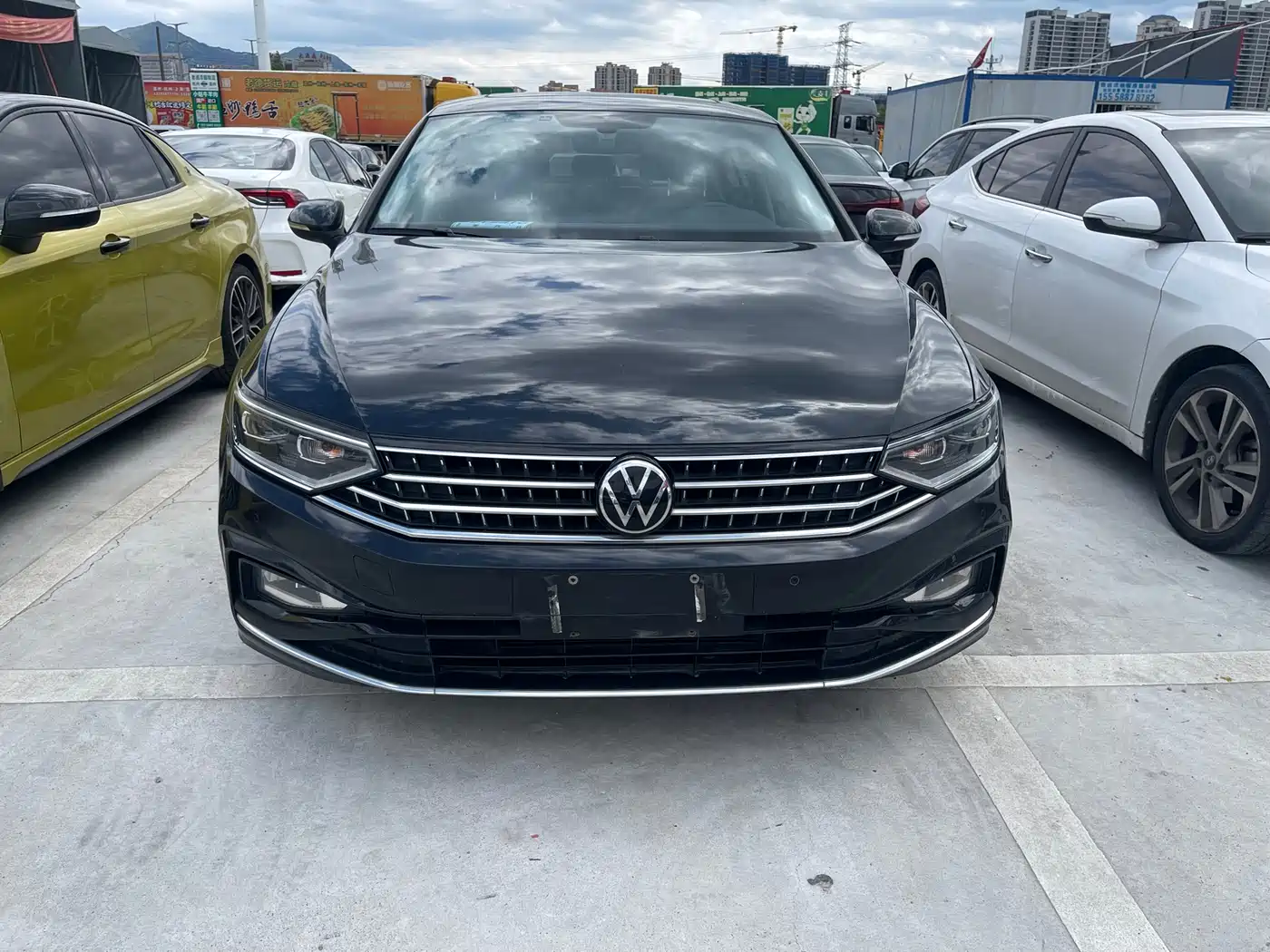 Volkswagen Magotan 2023 Model 2 Million Commemorative Edition 330TSI DSG Luxury фото 2