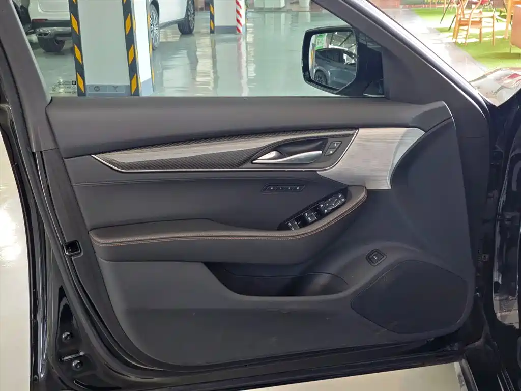 Cadillac CT5 2023 28T Platinum Style фото 10