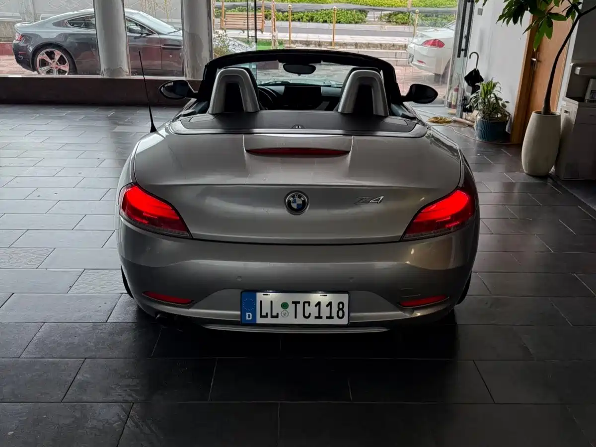 BMW Z4 2013 2012 sDrive20i Leading