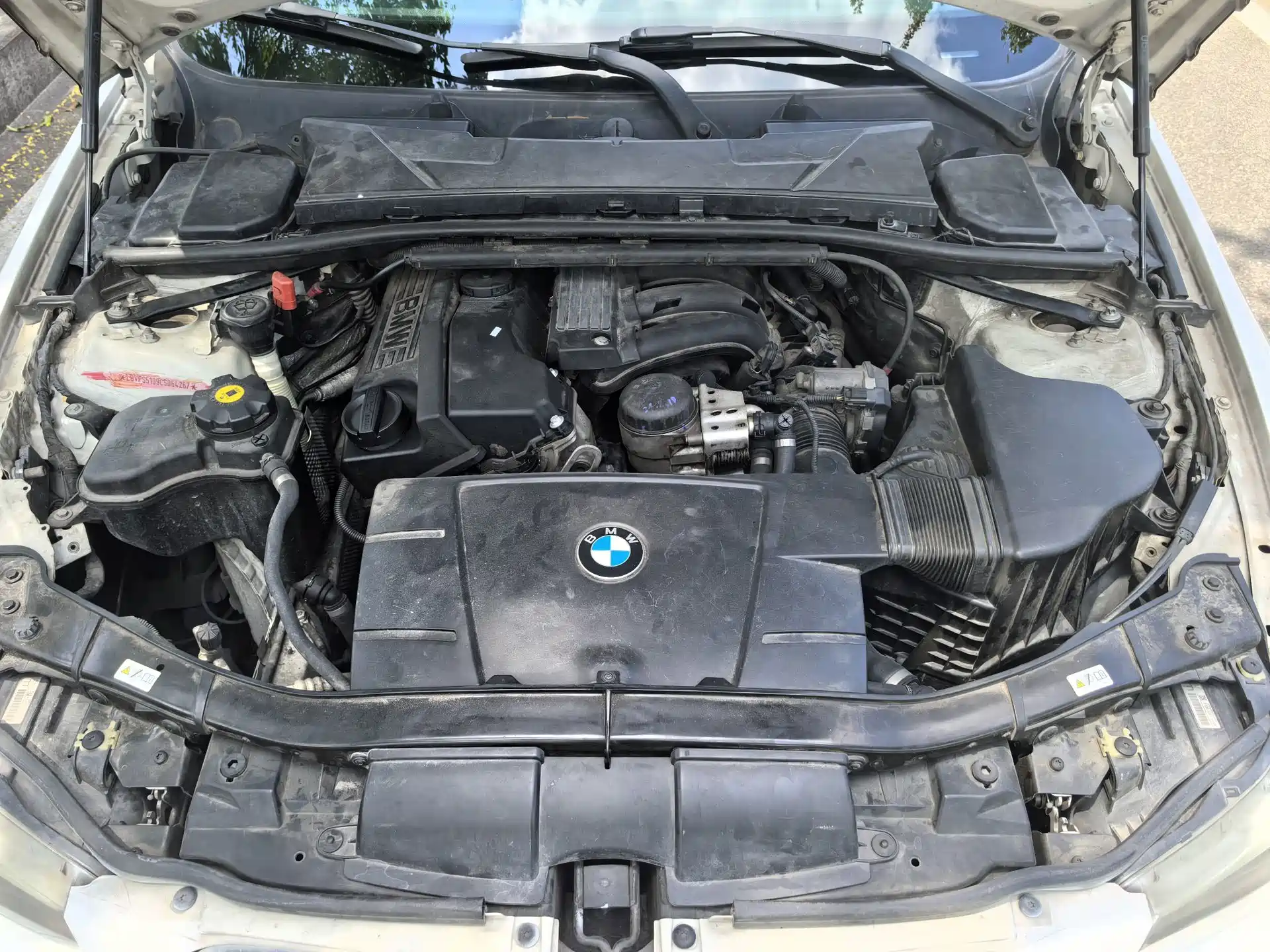 صورة 15 - BMW 3 Series