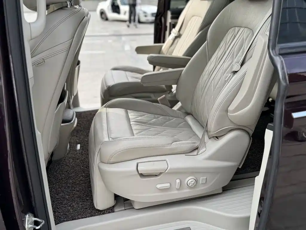 Фото 13 - Buick GL8