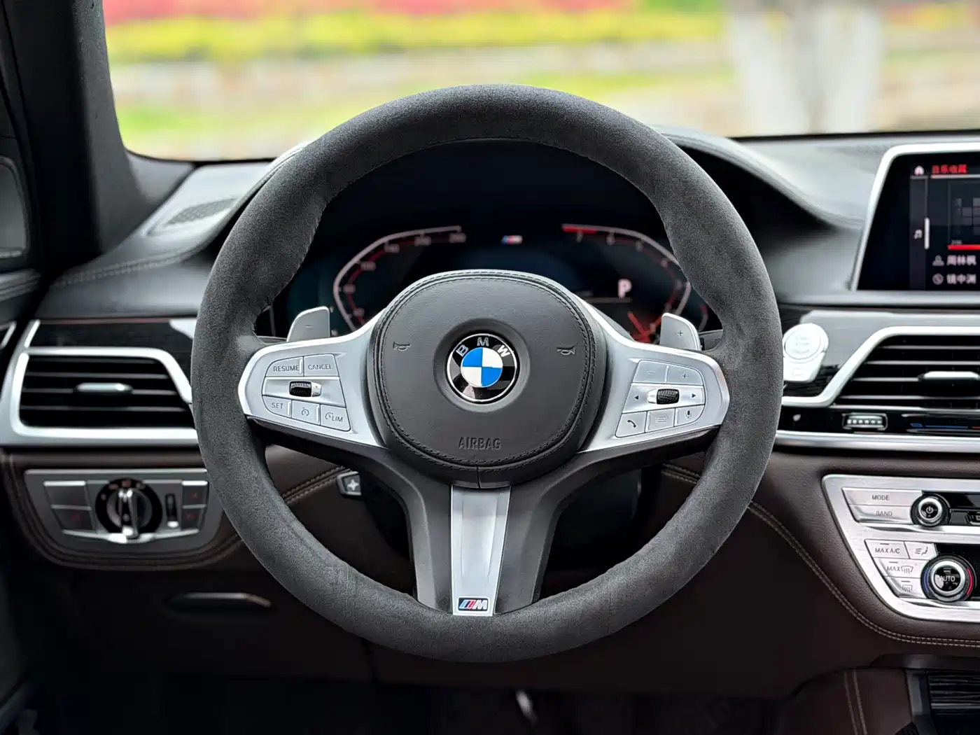 BMW 7 Series 2019 740Li Exclusive M Sport Package фото 9