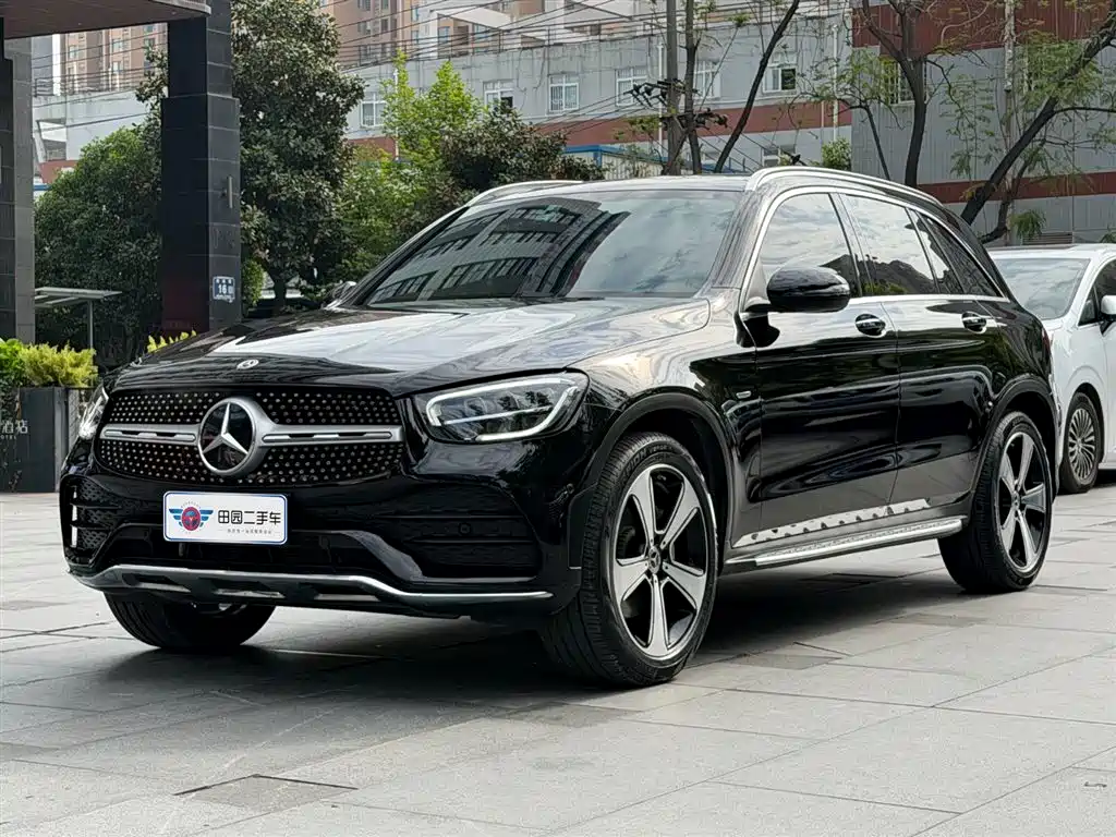MERCEDES-BENZ GLC 2023