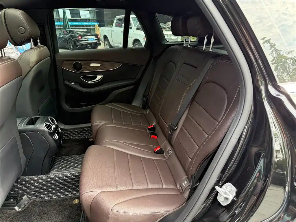 MERCEDES-BENZ GLC