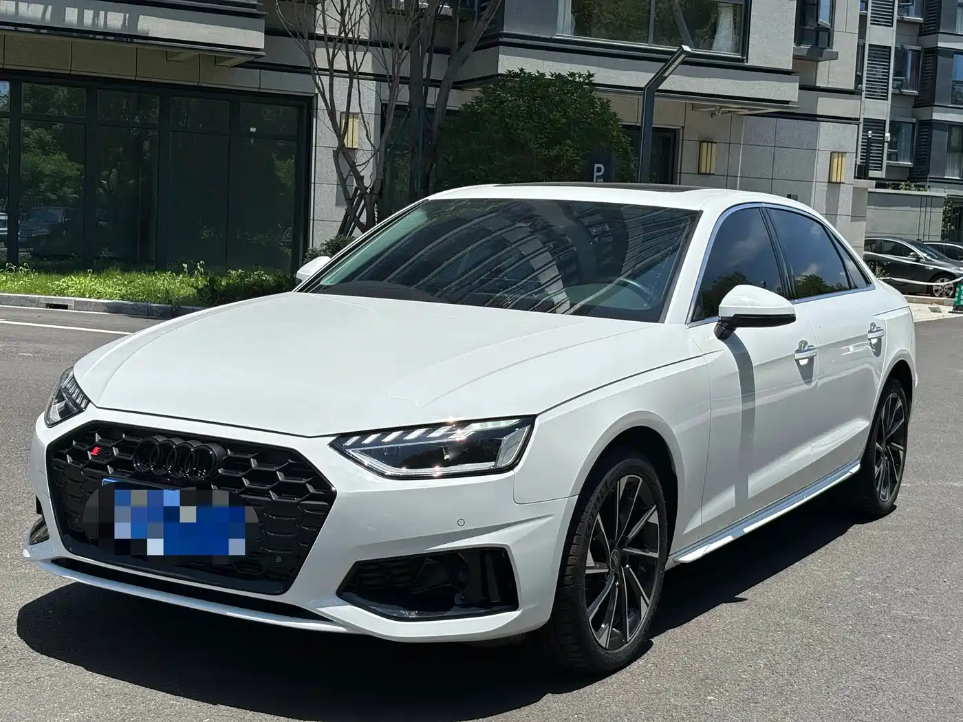 Фото 1 - Audi A4L
